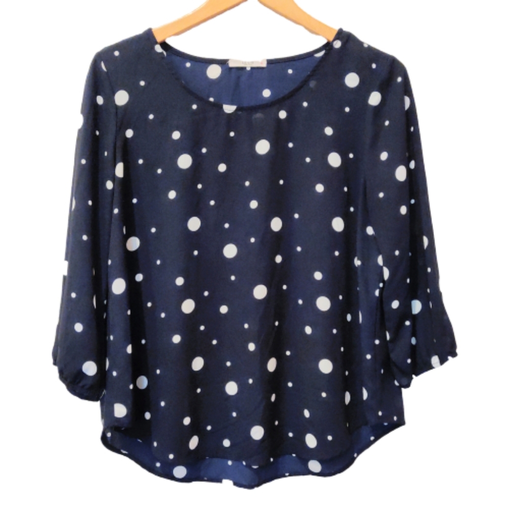 LE LIS  navy blue and white dot Blouse size Med